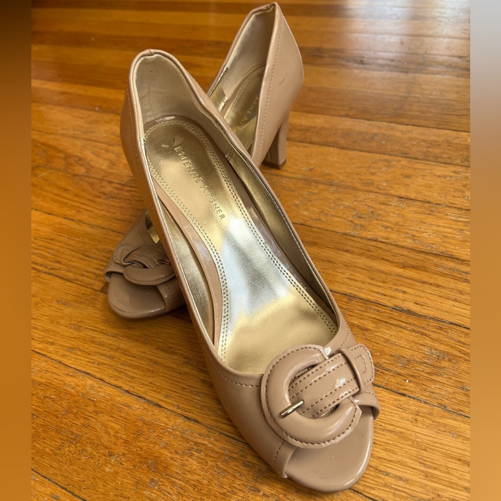 Etienne Aigner heels in blush color